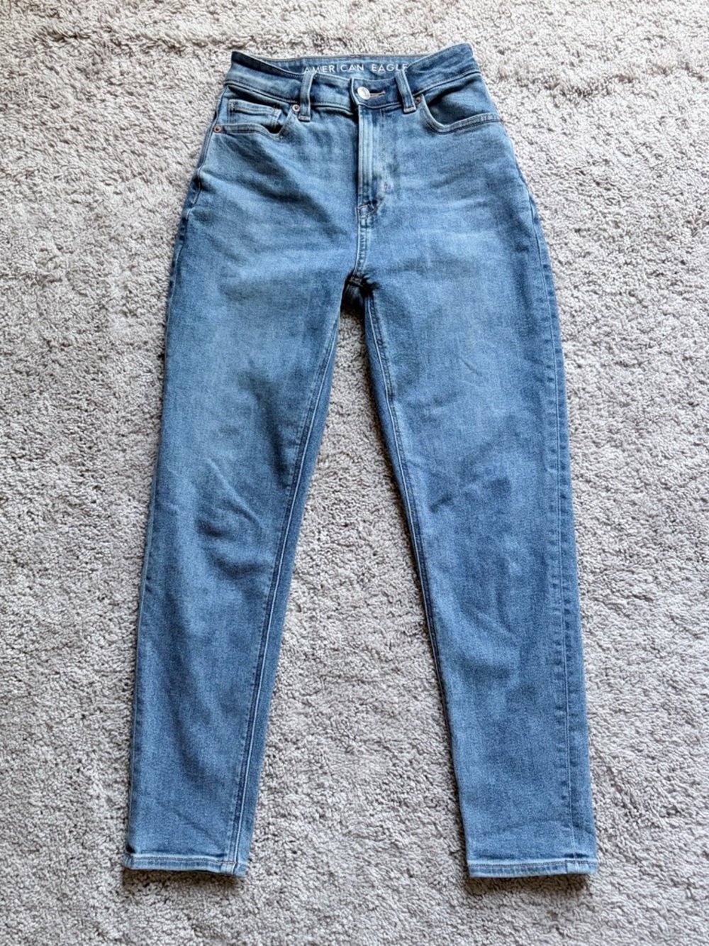 American Eagle Outfitters Mom Jean